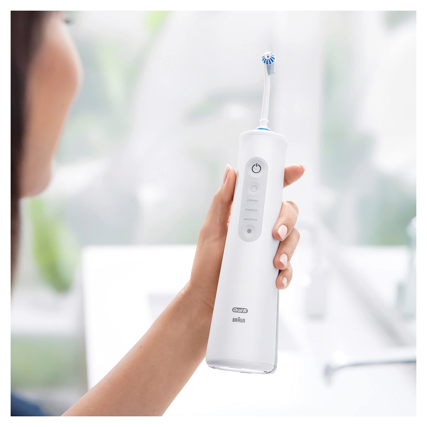 Oral-B AquaCare 6 Pro-Expert oral irrigator, 2 replacement nozzles, interdental cleaner with 6 brushing modes for gentle dental care and healthy gums, designed by brown, white/grey