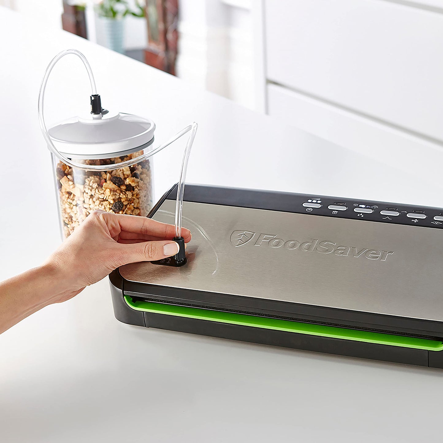 Foodsaver Food Vacuum Sealer Machine with Integrated Roll Storage | Bag Cutter and Delicate Food Mode | Includes Assorted Vacuum Sealer Bags | FFS005, Black
